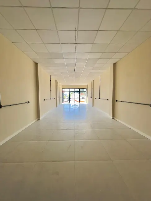 Foto 2 de Loja com 1 quarto para alugar, 100m2 em Camobi, Santa Maria - RS