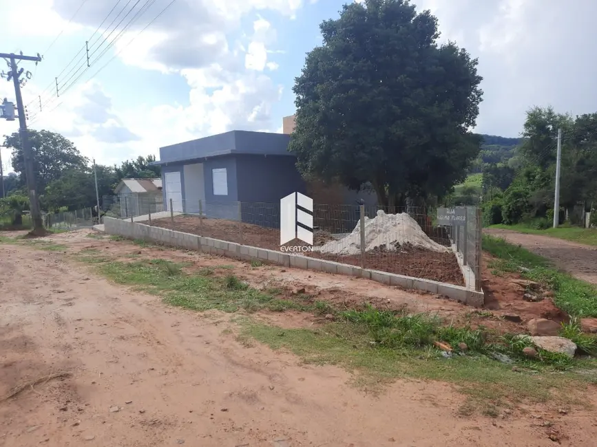 Casa com 2 quartos à venda, 80m2 em Santa Maria - RS - imagem 1 Foto 1 de Casa com 2 quartos à venda, 80m2 em Santa Maria - RS