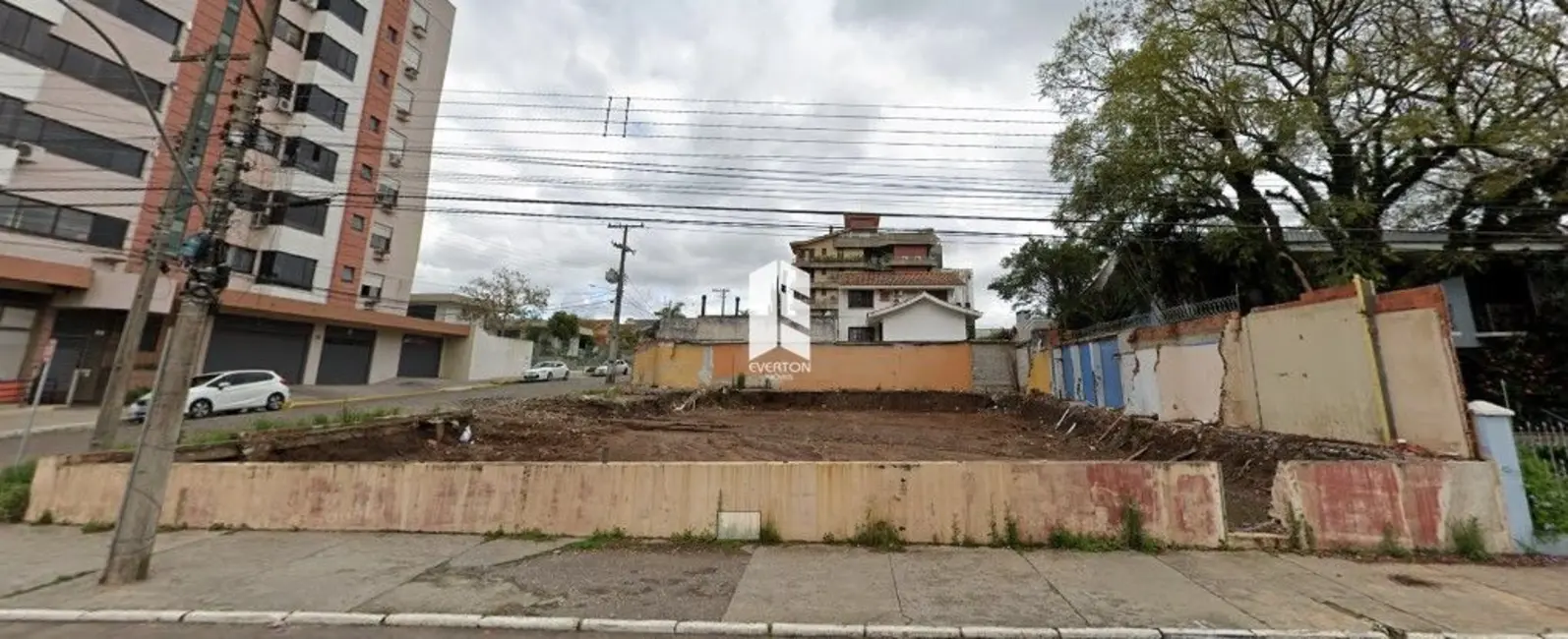 Foto 1 de Loja com 1 quarto para alugar, 450m2 em Nossa Senhora de Fátima, Santa Maria - RS