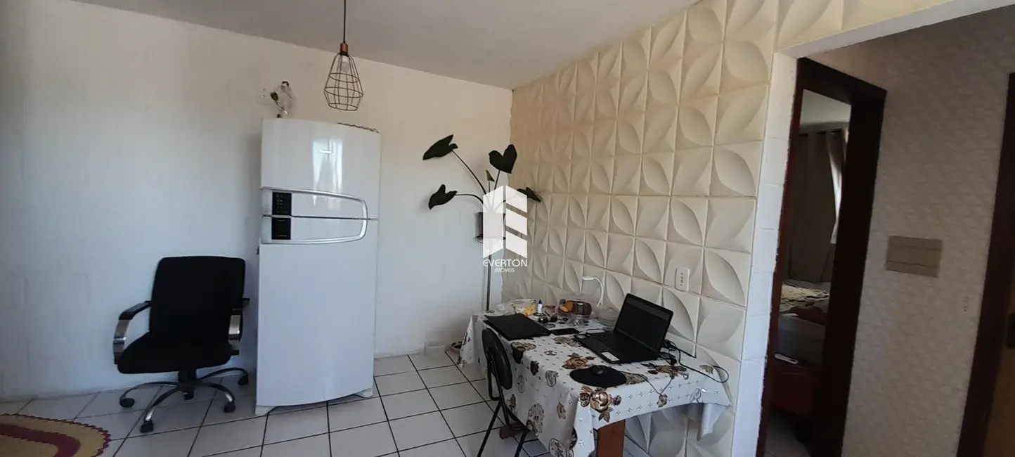 Foto 3 de Apartamento com 2 quartos à venda, 45m2 em Uglione, Santa Maria - RS