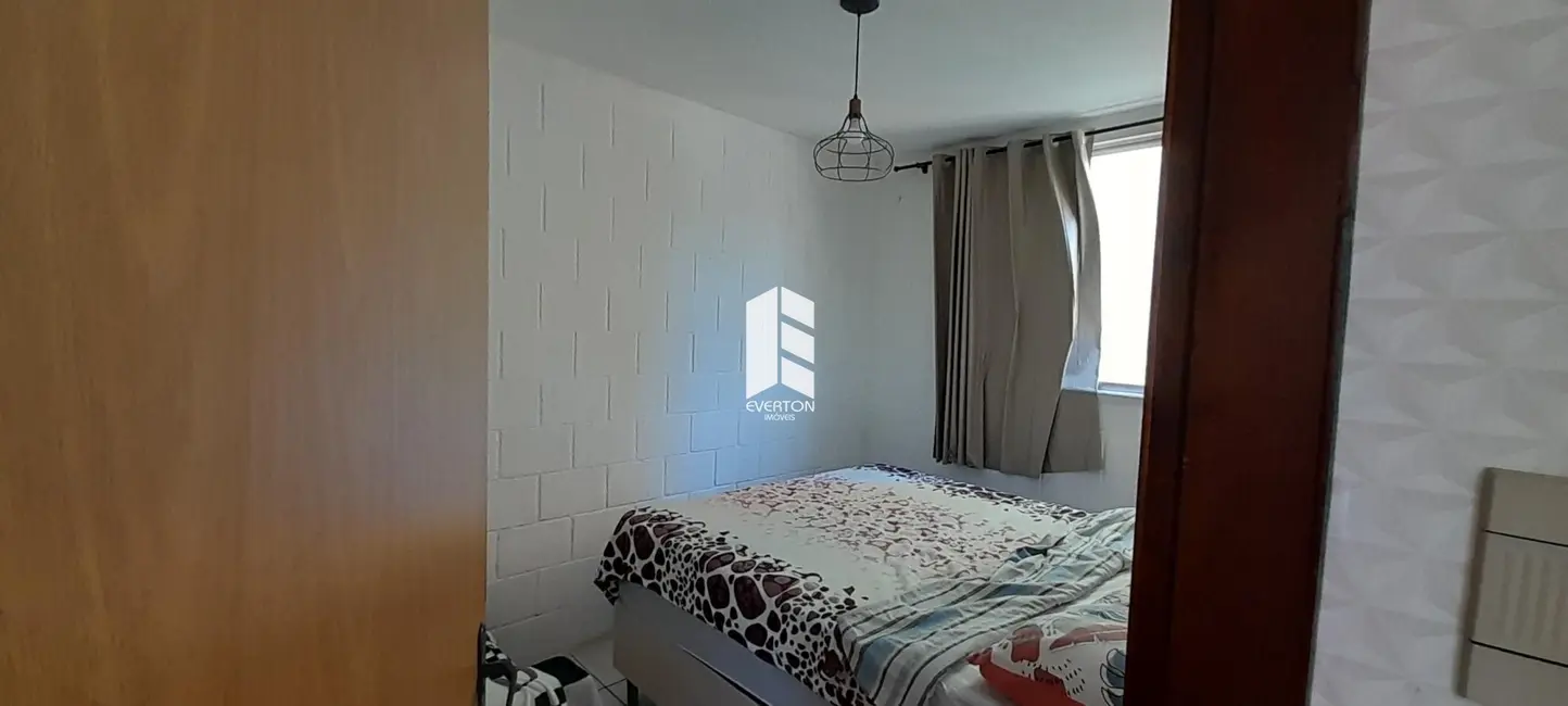 Foto 5 de Apartamento com 2 quartos à venda, 45m2 em Uglione, Santa Maria - RS