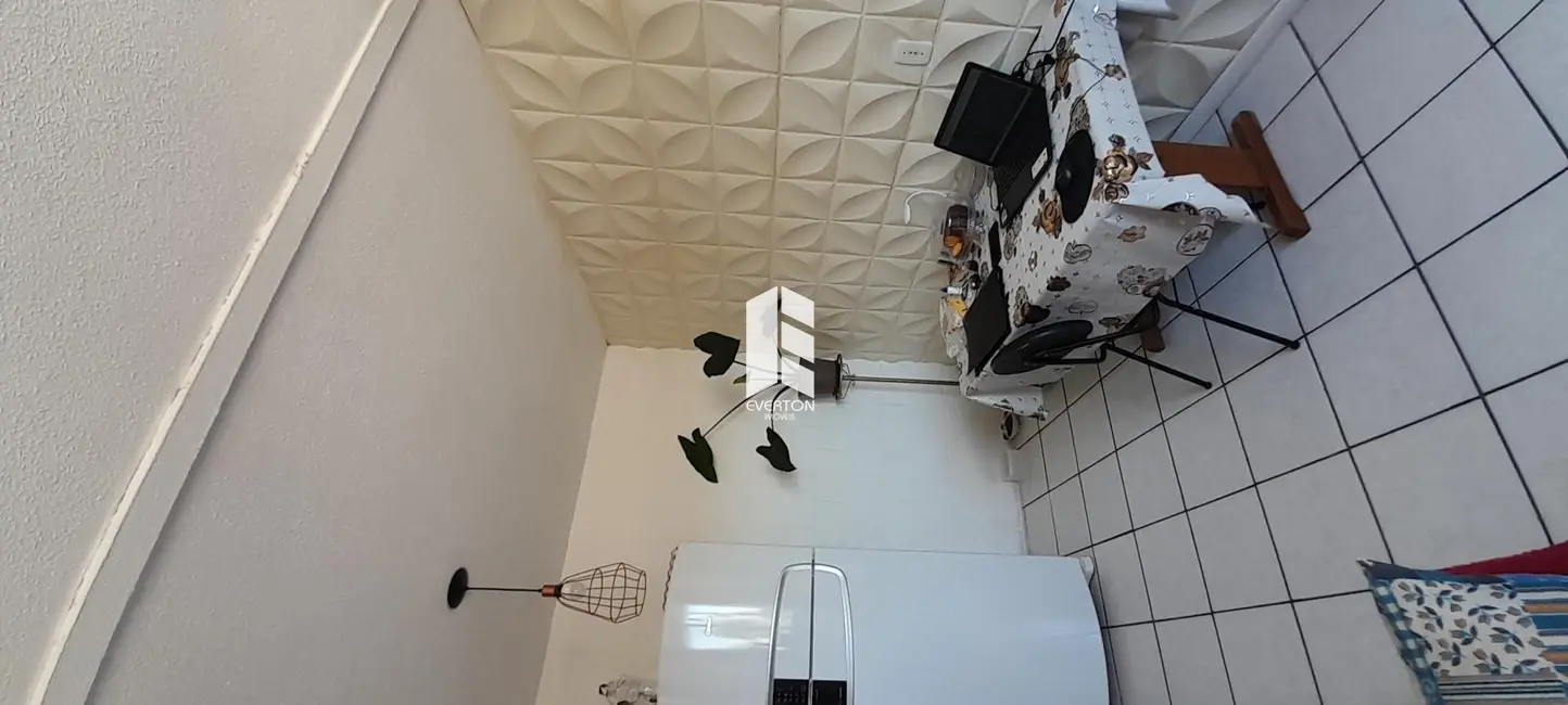 Foto 4 de Apartamento com 2 quartos à venda, 45m2 em Uglione, Santa Maria - RS