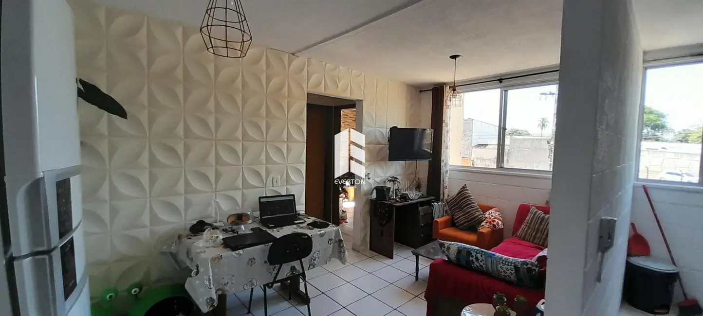 Foto 2 de Apartamento com 2 quartos à venda, 45m2 em Uglione, Santa Maria - RS