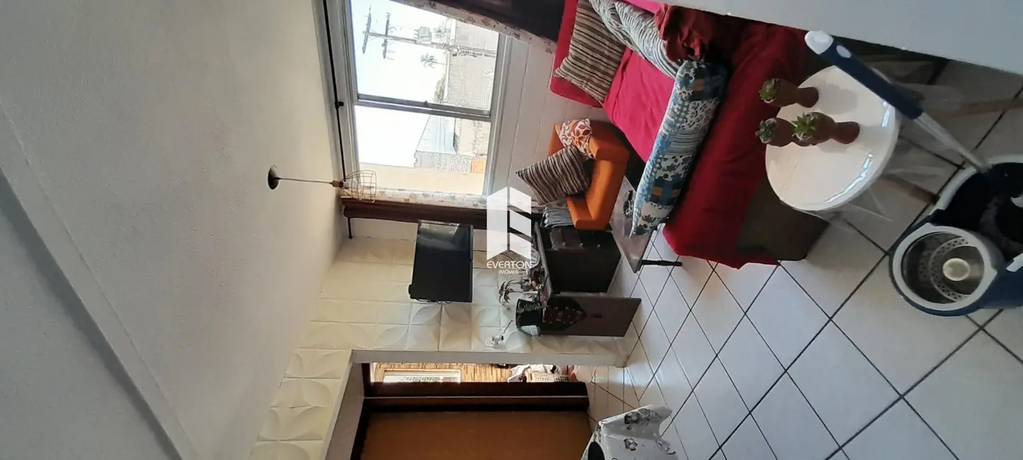 Foto 6 de Apartamento com 2 quartos à venda, 45m2 em Uglione, Santa Maria - RS