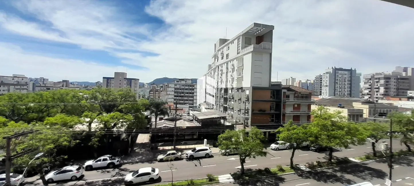 Foto 2 de Apartamento com 3 quartos à venda, 168m2 em Nossa Senhora de Fátima, Santa Maria - RS