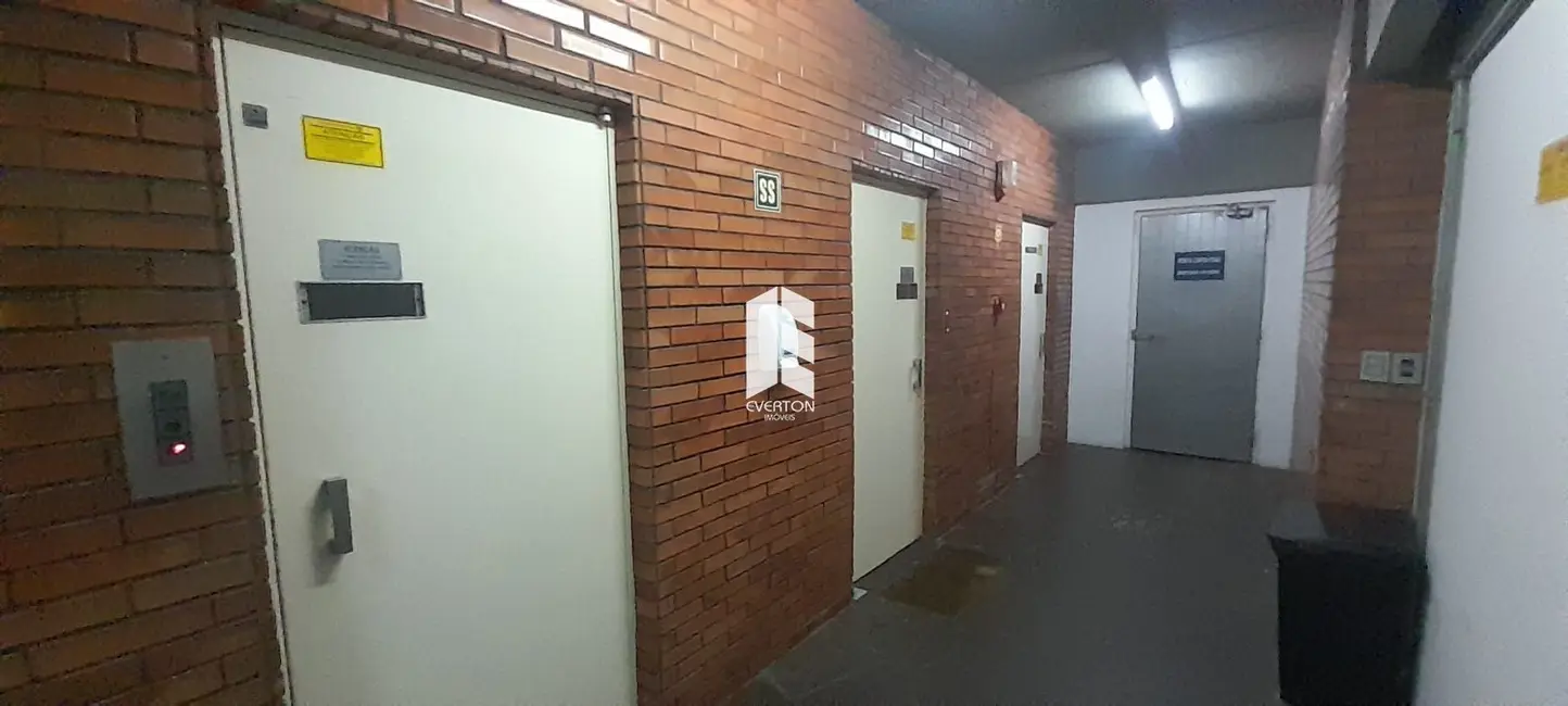 Foto 6 de Apartamento com 3 quartos à venda, 168m2 em Nossa Senhora de Fátima, Santa Maria - RS