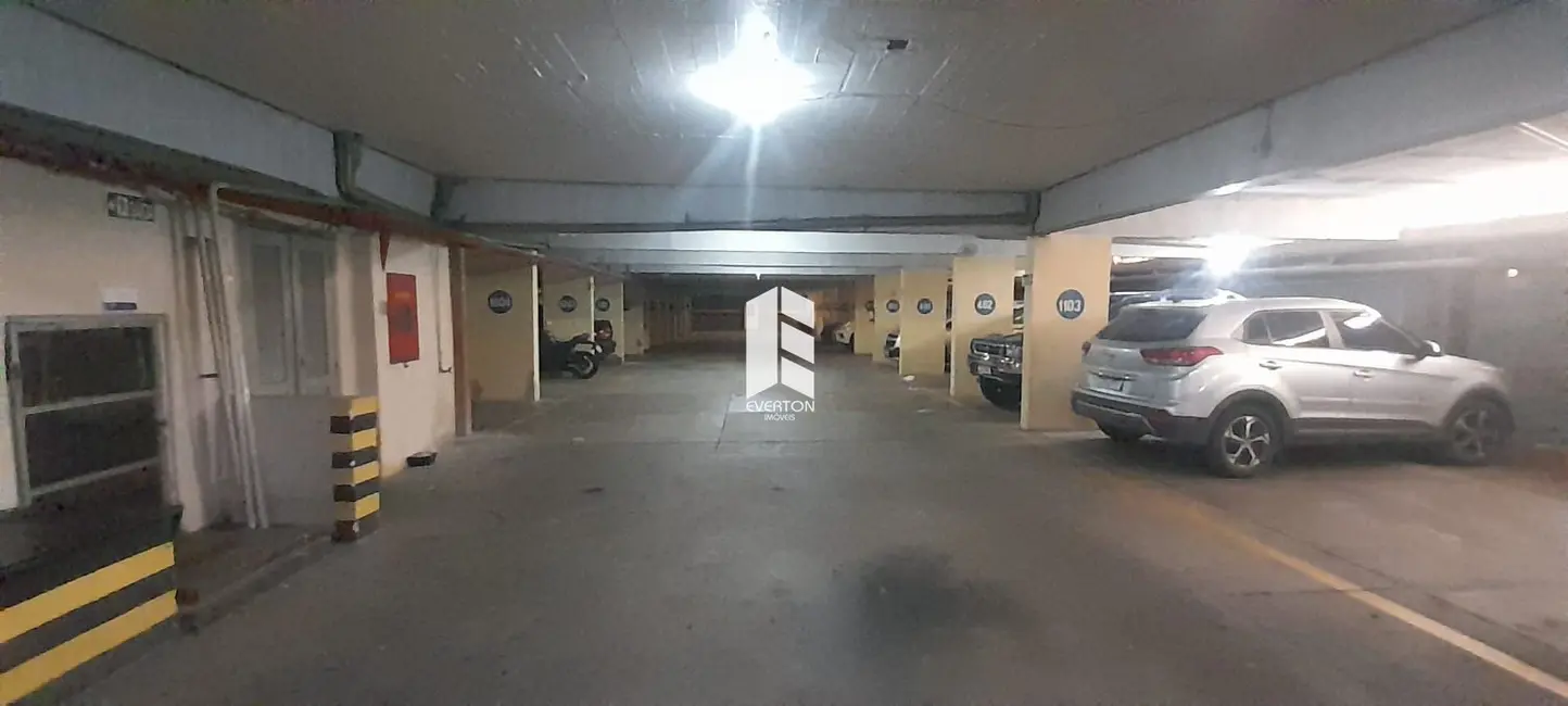 Foto 7 de Apartamento com 3 quartos à venda, 168m2 em Nossa Senhora de Fátima, Santa Maria - RS