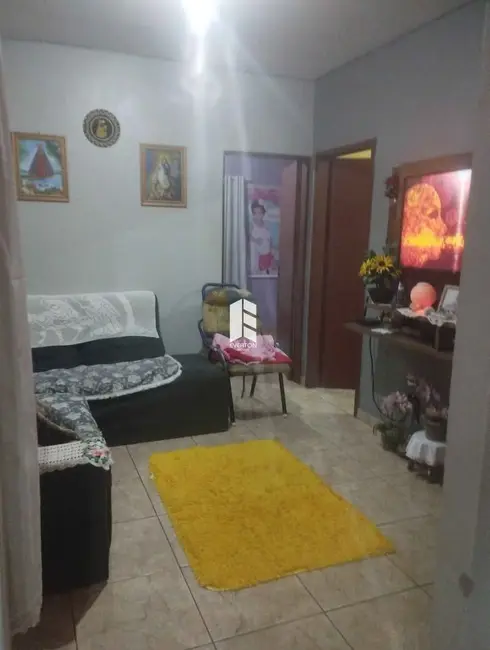 Casa com 3 quartos à venda, 98m2 em Juscelino Kubitschek, Santa Maria - RS - imagem 2 Foto 2 de Casa com 3 quartos à venda, 98m2 em Juscelino Kubitschek, Santa Maria - RS