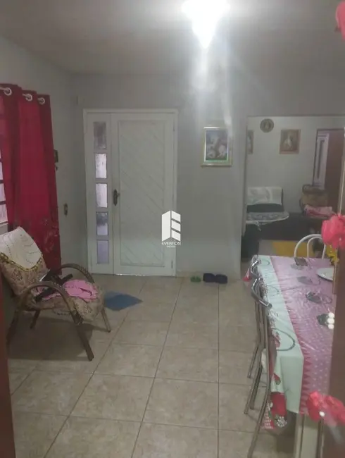 Casa com 3 quartos à venda, 98m2 em Juscelino Kubitschek, Santa Maria - RS - imagem 3 Foto 3 de Casa com 3 quartos à venda, 98m2 em Juscelino Kubitschek, Santa Maria - RS