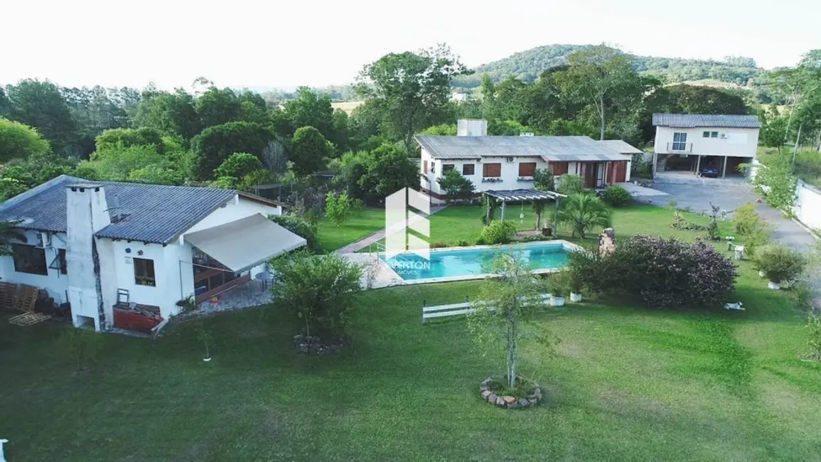 Foto 2 de Chácara com 3 quartos à venda, 3800m2 em Tomazetti, Santa Maria - RS