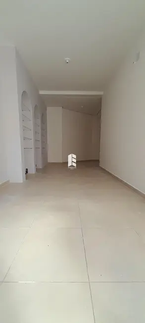 Loja com 3 quartos para alugar, 268m2 em Centro, Santa Maria - RS - imagem 5 Foto 5 de Loja com 3 quartos para alugar, 268m2 em Centro, Santa Maria - RS