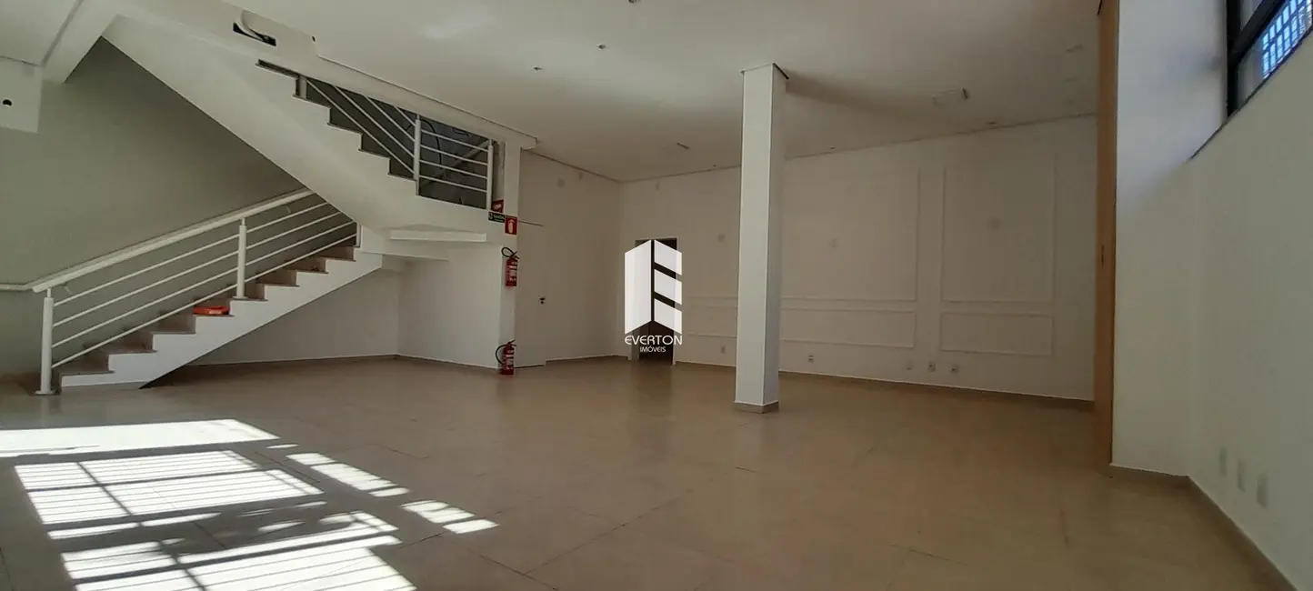 Loja com 3 quartos para alugar, 268m2 em Centro, Santa Maria - RS - imagem 8 Foto 8 de Loja com 3 quartos para alugar, 268m2 em Centro, Santa Maria - RS
