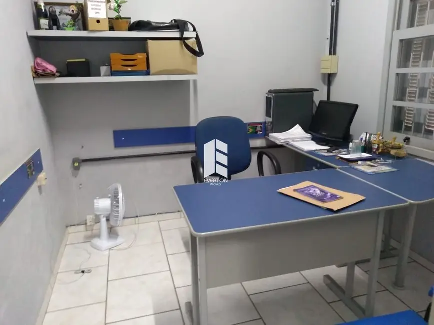 Prédio Inteiro com 5 quartos para alugar, 246m2 em Nossa Senhora do Rosário, Santa Maria - RS - imagem 9 Foto 9 de Prédio Inteiro com 5 quartos para alugar, 246m2 em Nossa Senhora do Rosário, Santa Maria - RS