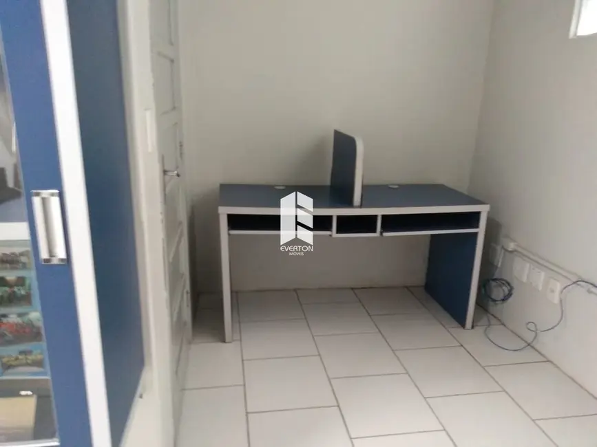 Prédio Inteiro com 5 quartos para alugar, 246m2 em Nossa Senhora do Rosário, Santa Maria - RS - imagem 4 Foto 4 de Prédio Inteiro com 5 quartos para alugar, 246m2 em Nossa Senhora do Rosário, Santa Maria - RS