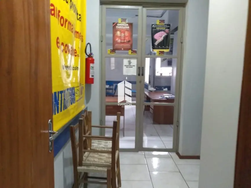 Prédio Inteiro com 5 quartos para alugar, 246m2 em Nossa Senhora do Rosário, Santa Maria - RS - imagem 3 Foto 3 de Prédio Inteiro com 5 quartos para alugar, 246m2 em Nossa Senhora do Rosário, Santa Maria - RS