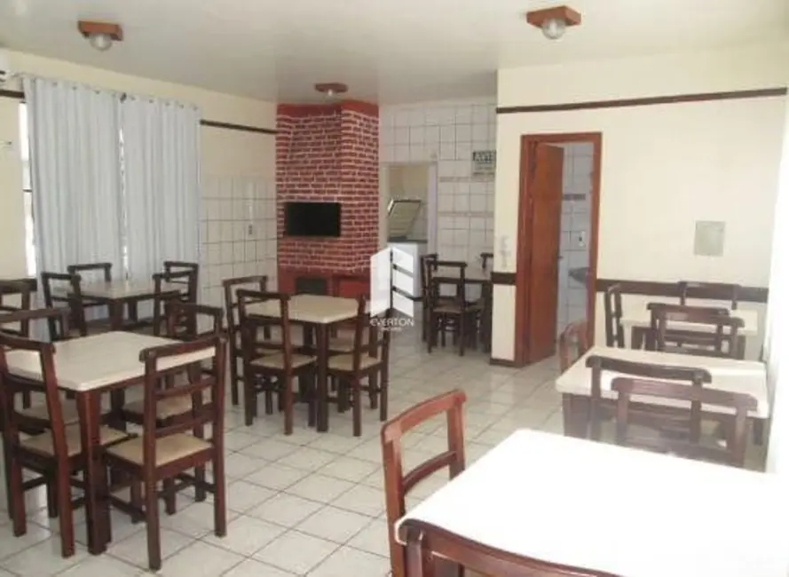 Foto 3 de Apartamento com 2 quartos à venda, 54m2 em Nossa Senhora de Lourdes, Santa Maria - RS