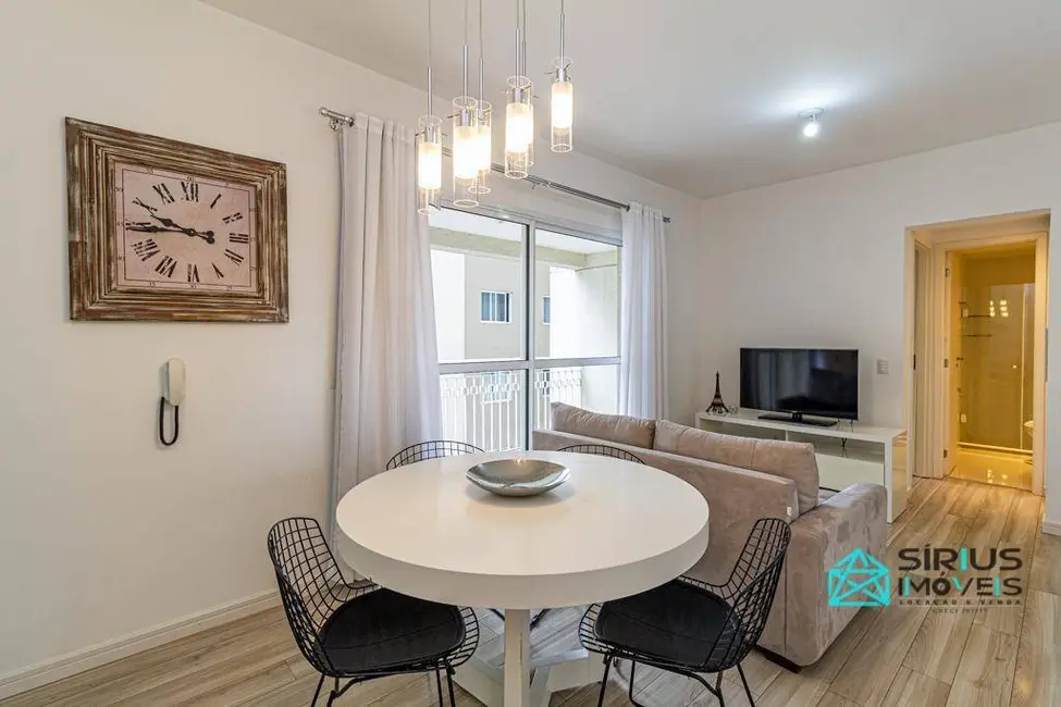 Apartamento com 1 quarto para alugar, 87m2 em Centro, Curitiba - PR - imagem 7 Foto 7 de Apartamento com 1 quarto para alugar, 87m2 em Centro, Curitiba - PR