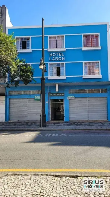 Loja para alugar, 70m2 em Centro, Curitiba - PR - imagem 2 Foto 2 de Loja para alugar, 70m2 em Centro, Curitiba - PR