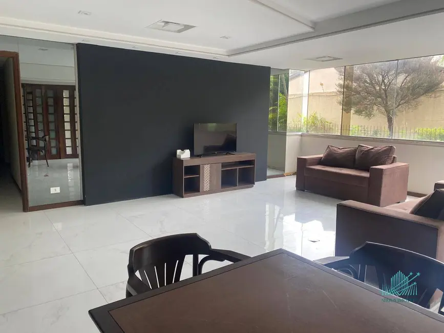 Apartamento com 4 quartos para alugar, 230m2 em São Francisco, Curitiba - PR - imagem 8 Foto 8 de Apartamento com 4 quartos para alugar, 230m2 em São Francisco, Curitiba - PR