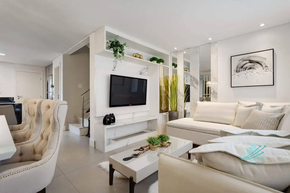 Sobrado com 3 quartos à venda, 138m2 em Atuba, Curitiba - PR - imagem 3 Foto 3 de Sobrado com 3 quartos à venda, 138m2 em Atuba, Curitiba - PR