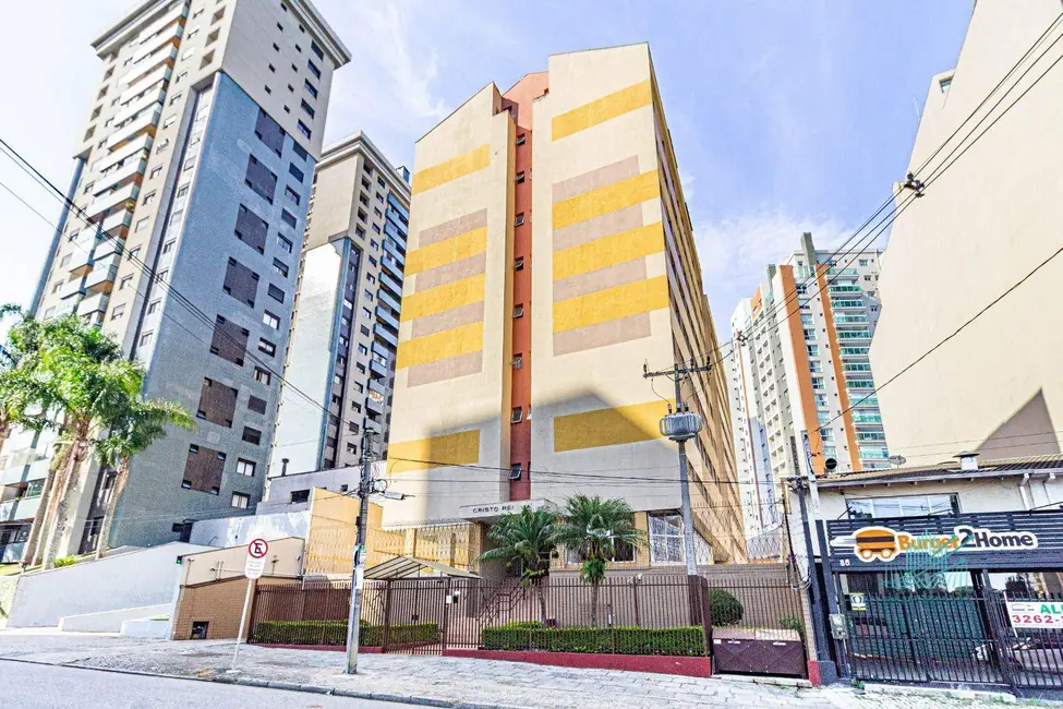 Apartamento com 2 quartos para alugar, 76m2 em Cristo Rei, Curitiba - PR - imagem 2 Foto 2 de Apartamento com 2 quartos para alugar, 76m2 em Cristo Rei, Curitiba - PR