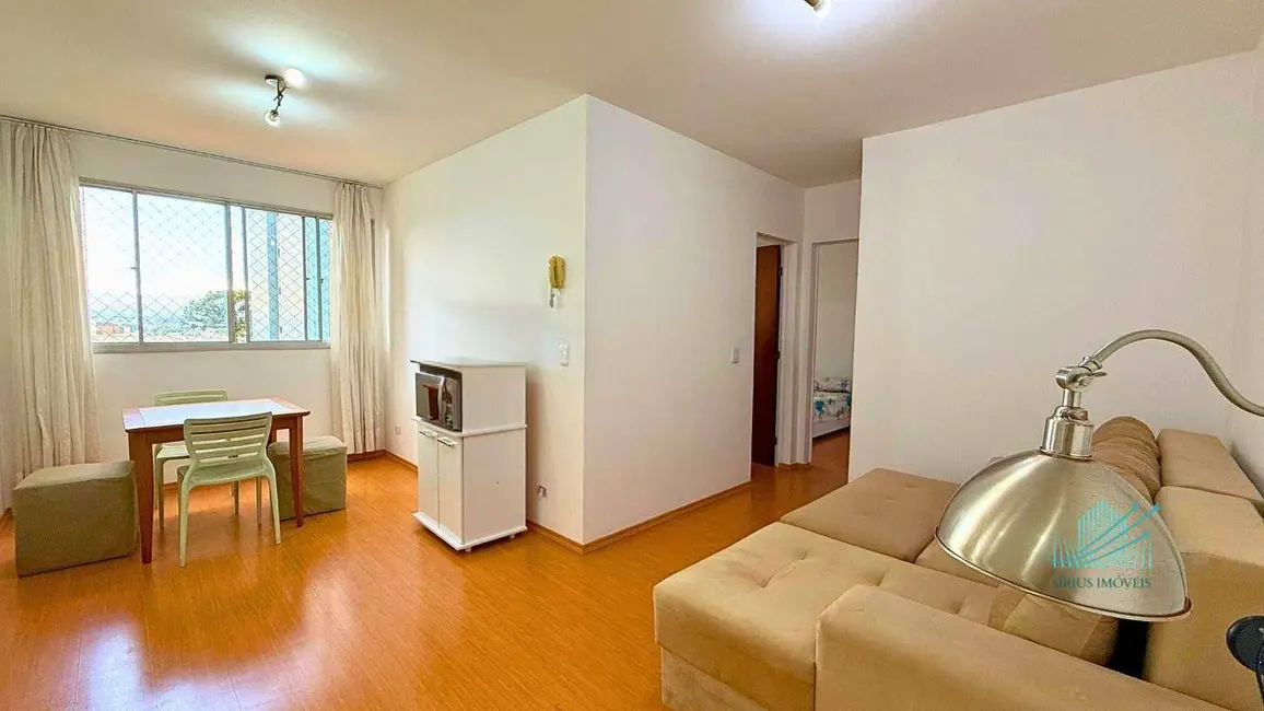 Apartamento com 2 quartos para alugar, 76m2 em Cristo Rei, Curitiba - PR - imagem 4 Foto 4 de Apartamento com 2 quartos para alugar, 76m2 em Cristo Rei, Curitiba - PR