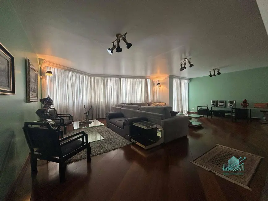 Apartamento com 4 quartos à venda, 419m2 em Água Verde, Curitiba - PR - imagem 9 Foto 9 de Apartamento com 4 quartos à venda, 419m2 em Água Verde, Curitiba - PR