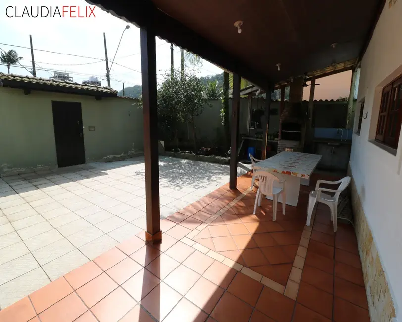 Foto 4 de Casa com 4 quartos à venda, 392m2 em Canto do Forte, Praia Grande - SP