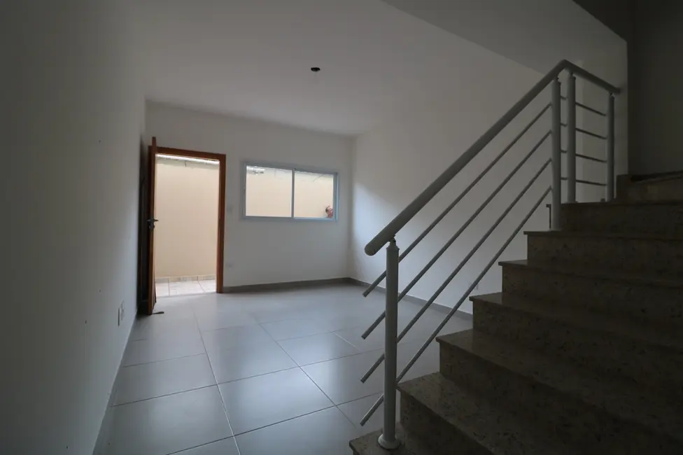 Foto 2 de Casa de Condomínio com 2 quartos à venda, 68m2 em Sítio do Campo, Praia Grande - SP