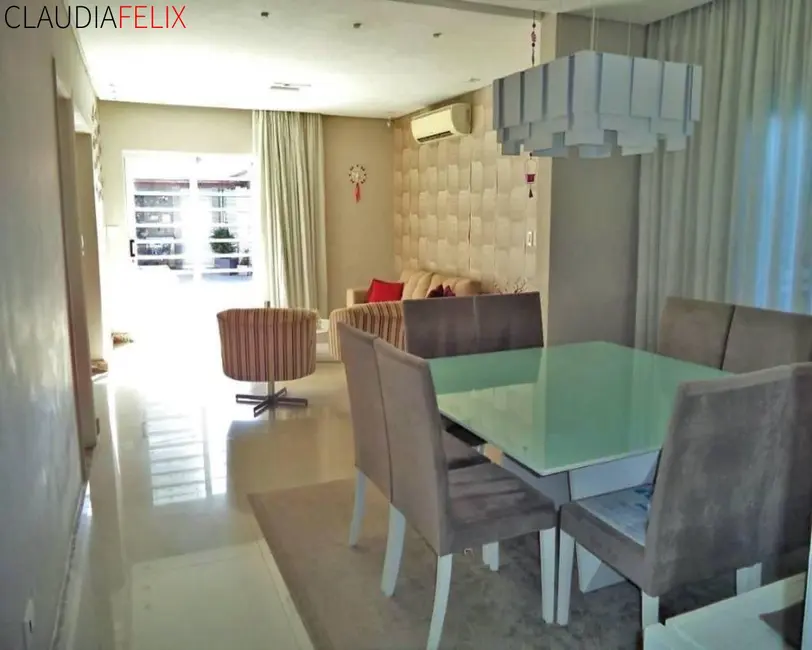 Foto 4 de Casa com 3 quartos à venda, 228m2 em Guilhermina, Praia Grande - SP