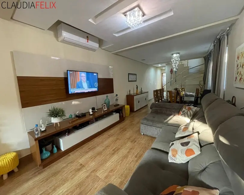 Casa com 3 quartos à venda, 154m2 em Canto do Forte, Praia Grande - SP - imagem 2 Foto 2 de Casa com 3 quartos à venda, 154m2 em Canto do Forte, Praia Grande - SP