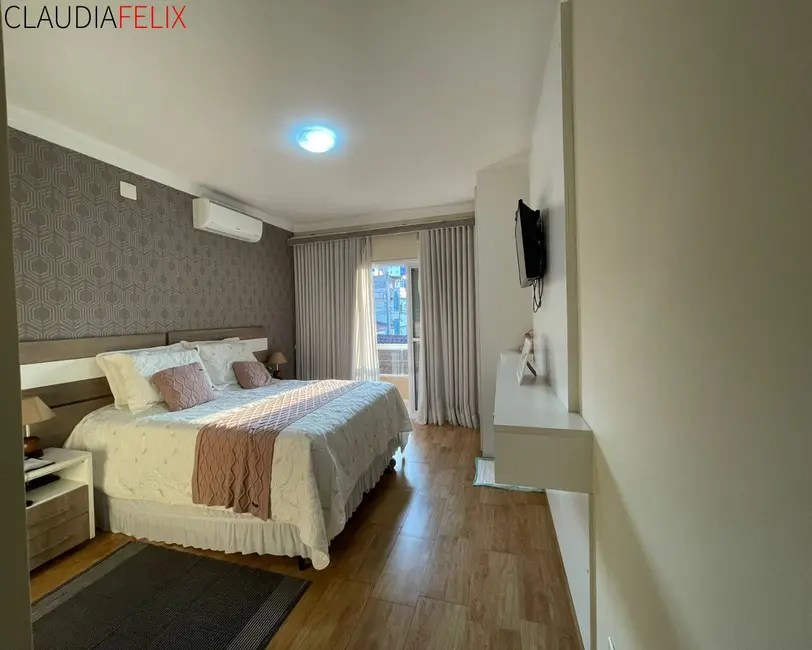 Casa com 3 quartos à venda, 154m2 em Canto do Forte, Praia Grande - SP - imagem 5 Foto 5 de Casa com 3 quartos à venda, 154m2 em Canto do Forte, Praia Grande - SP