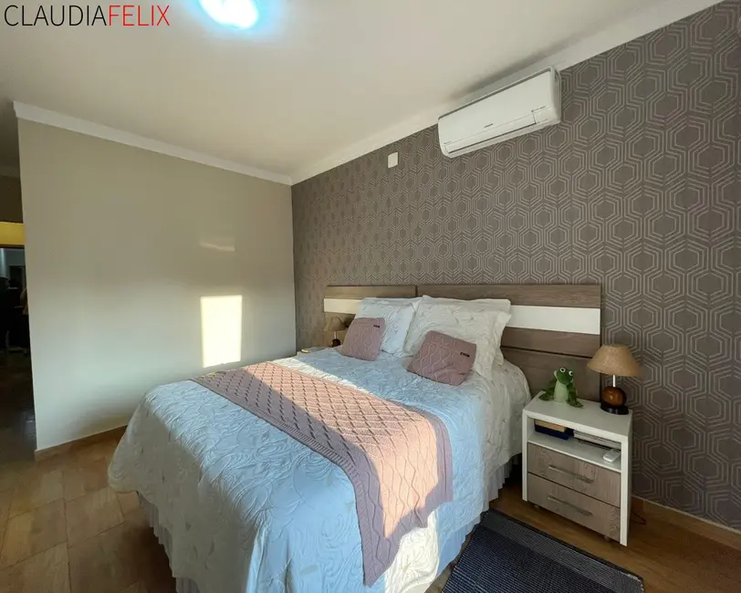 Casa com 3 quartos à venda, 154m2 em Canto do Forte, Praia Grande - SP - imagem 8 Foto 8 de Casa com 3 quartos à venda, 154m2 em Canto do Forte, Praia Grande - SP