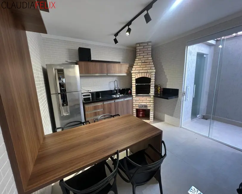 Foto 3 de Casa com 3 quartos à venda, 140m2 em Canto do Forte, Praia Grande - SP