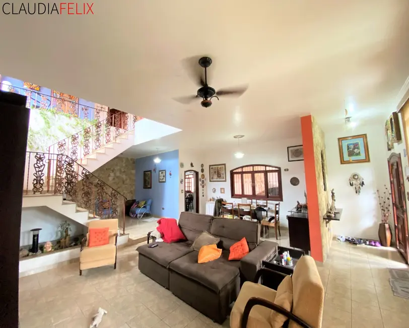 Casa com 3 quartos à venda, 358m2 em Canto do Forte, Praia Grande - SP - imagem 3 Foto 3 de Casa com 3 quartos à venda, 358m2 em Canto do Forte, Praia Grande - SP