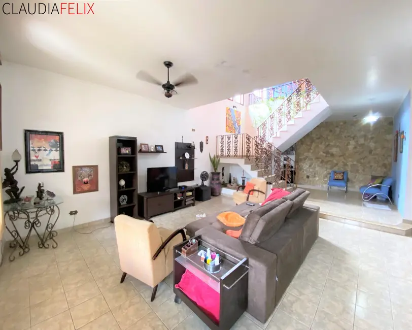 Casa com 3 quartos à venda, 358m2 em Canto do Forte, Praia Grande - SP - imagem 7 Foto 7 de Casa com 3 quartos à venda, 358m2 em Canto do Forte, Praia Grande - SP