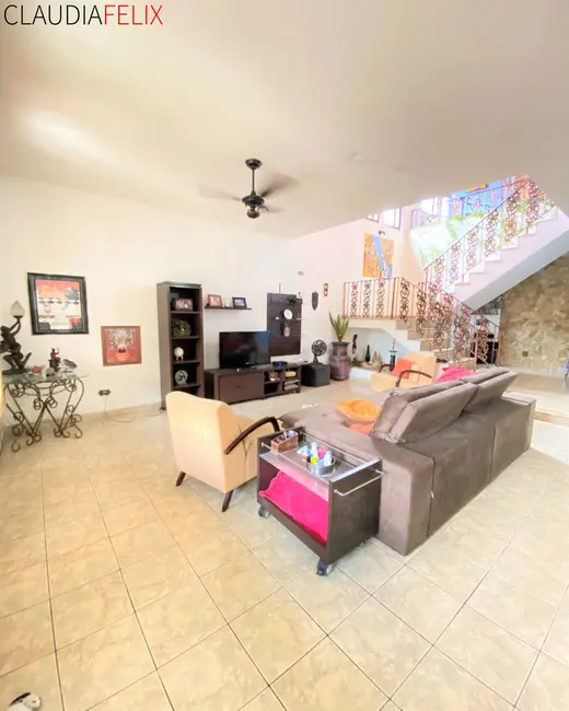 Casa com 3 quartos à venda, 358m2 em Canto do Forte, Praia Grande - SP - imagem 6 Foto 6 de Casa com 3 quartos à venda, 358m2 em Canto do Forte, Praia Grande - SP