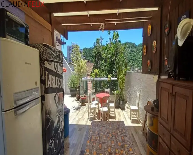 Casa com 3 quartos à venda, 270m2 em Canto do Forte, Praia Grande - SP - imagem 6 Foto 6 de Casa com 3 quartos à venda, 270m2 em Canto do Forte, Praia Grande - SP