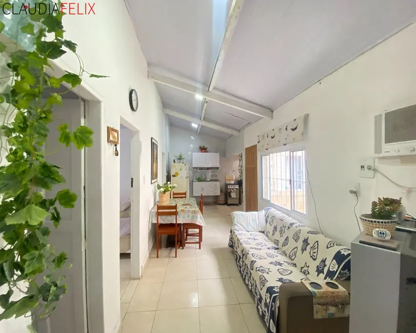 Casa com 4 quartos à venda, 79m2 em Canto do Forte, Praia Grande - SP - imagem 4 Foto 4 de Casa com 4 quartos à venda, 79m2 em Canto do Forte, Praia Grande - SP