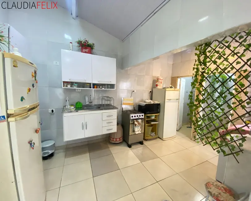 Casa com 4 quartos à venda, 79m2 em Canto do Forte, Praia Grande - SP - imagem 6 Foto 6 de Casa com 4 quartos à venda, 79m2 em Canto do Forte, Praia Grande - SP