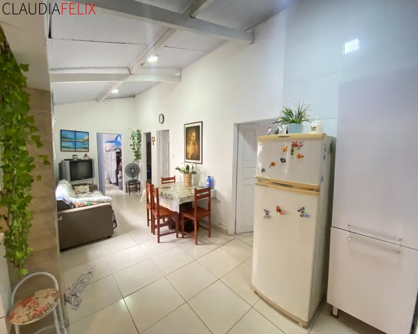 Casa com 4 quartos à venda, 79m2 em Canto do Forte, Praia Grande - SP - imagem 8 Foto 8 de Casa com 4 quartos à venda, 79m2 em Canto do Forte, Praia Grande - SP