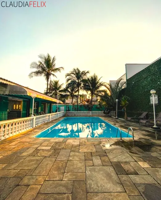 Casa com 3 quartos à venda, 300m2 em Canto do Forte, Praia Grande - SP - imagem 2 Foto 2 de Casa com 3 quartos à venda, 300m2 em Canto do Forte, Praia Grande - SP