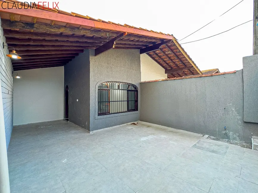 Foto 2 de Casa com 2 quartos à venda, 75m2 em Tupi, Praia Grande - SP