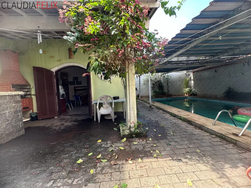 Foto 1 de Casa com 3 quartos à venda, 125m2 em Guilhermina, Praia Grande - SP