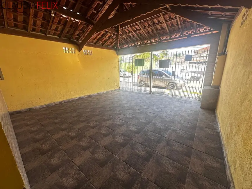 Foto 2 de Casa com 2 quartos à venda, 107m2 em Princesa, Praia Grande - SP