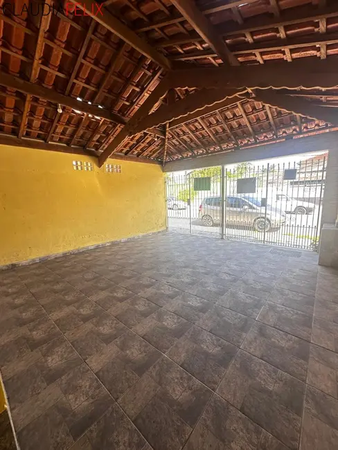 Foto 3 de Casa com 2 quartos à venda, 107m2 em Princesa, Praia Grande - SP