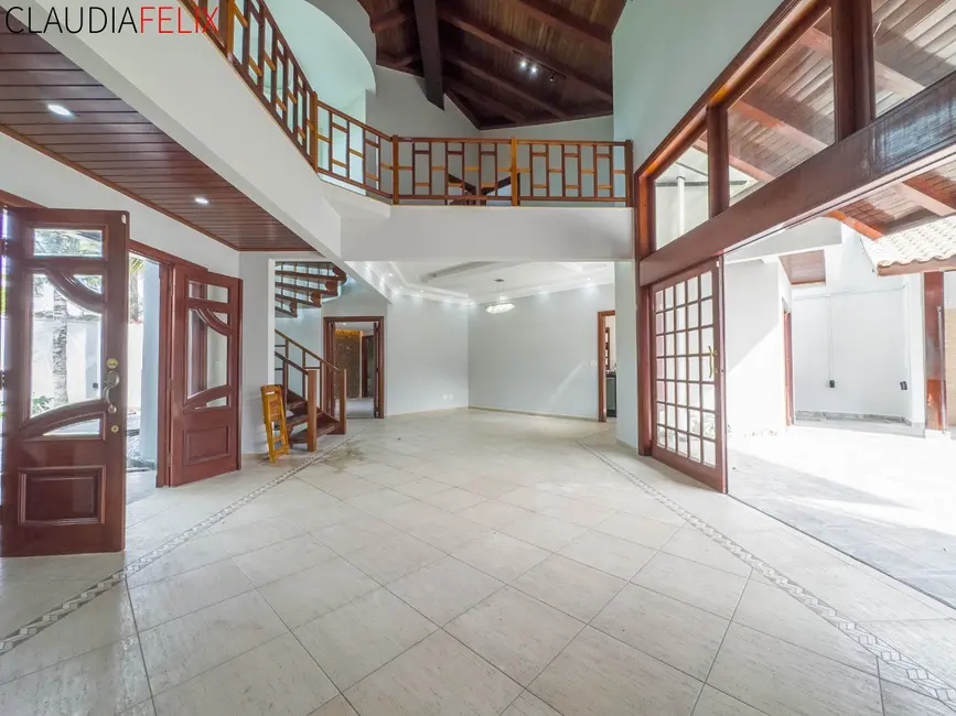 Casa com 5 quartos à venda, 287m2 em Canto do Forte, Praia Grande - SP - imagem 3 Foto 3 de Casa com 5 quartos à venda, 287m2 em Canto do Forte, Praia Grande - SP