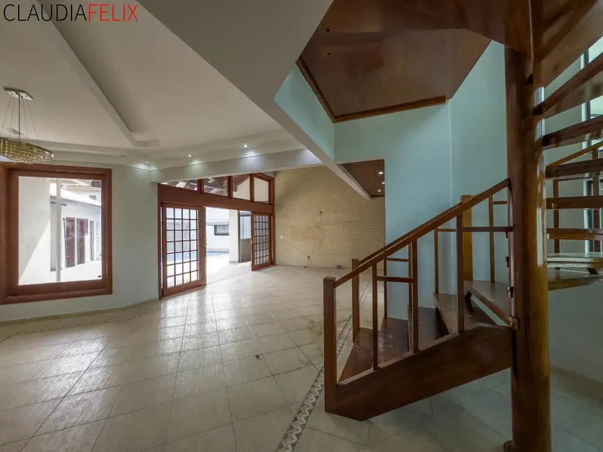 Casa com 5 quartos à venda, 287m2 em Canto do Forte, Praia Grande - SP - imagem 8 Foto 8 de Casa com 5 quartos à venda, 287m2 em Canto do Forte, Praia Grande - SP