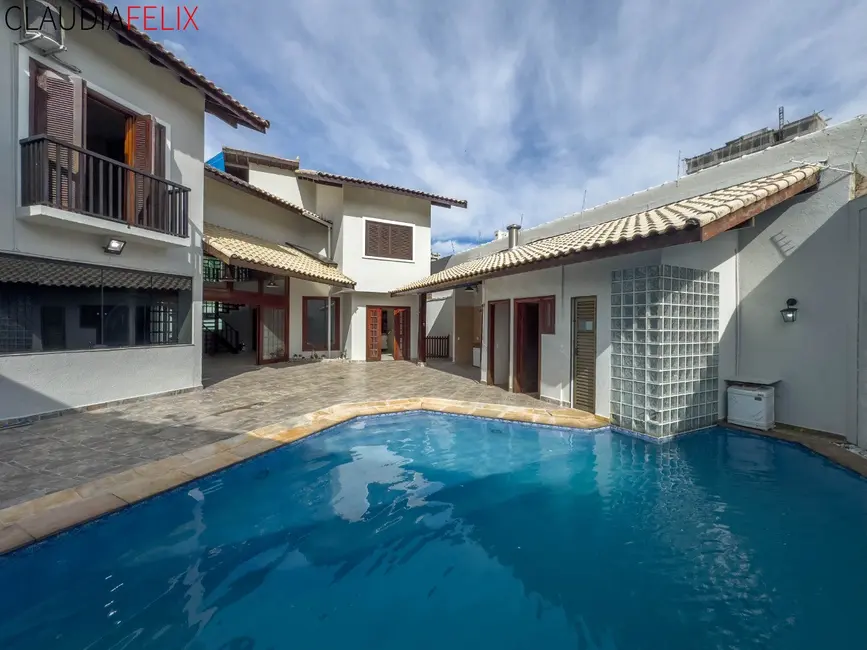 Casa com 5 quartos à venda, 287m2 em Canto do Forte, Praia Grande - SP - imagem 2 Foto 2 de Casa com 5 quartos à venda, 287m2 em Canto do Forte, Praia Grande - SP