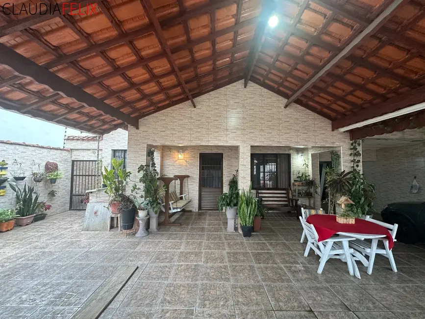 Foto 2 de Casa com 3 quartos à venda, 241m2 em Canto do Forte, Praia Grande - SP